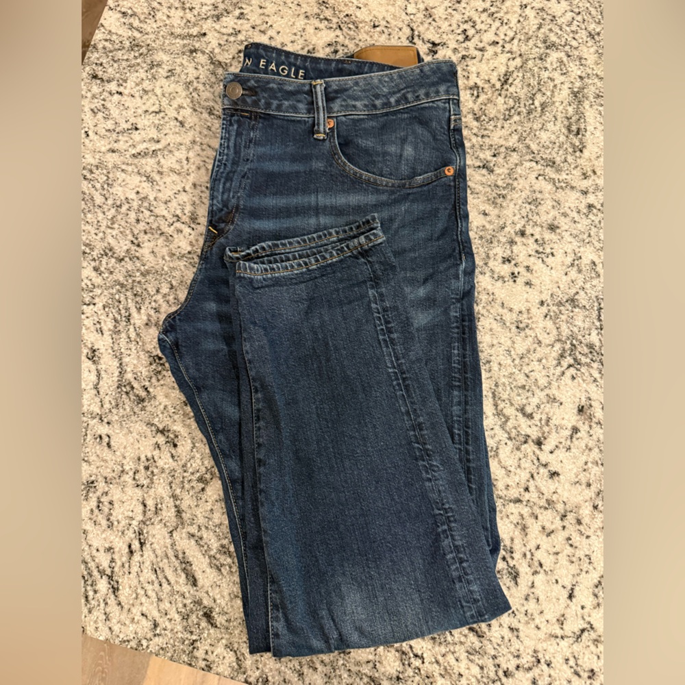 American Eagle Outfitters men’s athletic fit  Blue Jeans

2-pairs 38x32